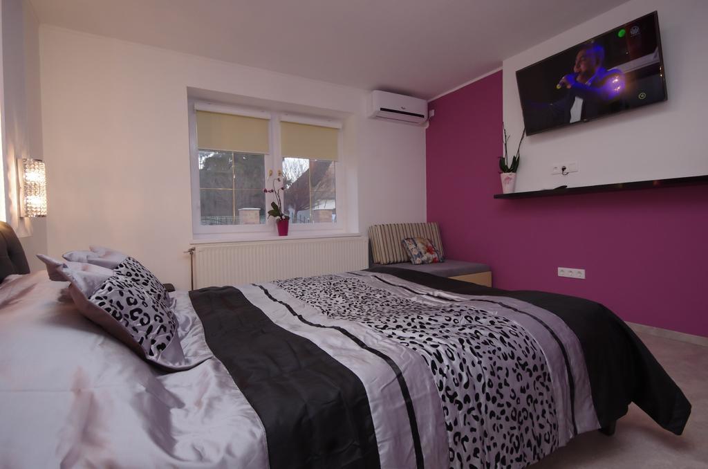 גיולה Regina Delux Apartman מראה חיצוני תמונה