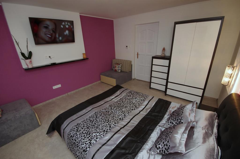 גיולה Regina Delux Apartman מראה חיצוני תמונה