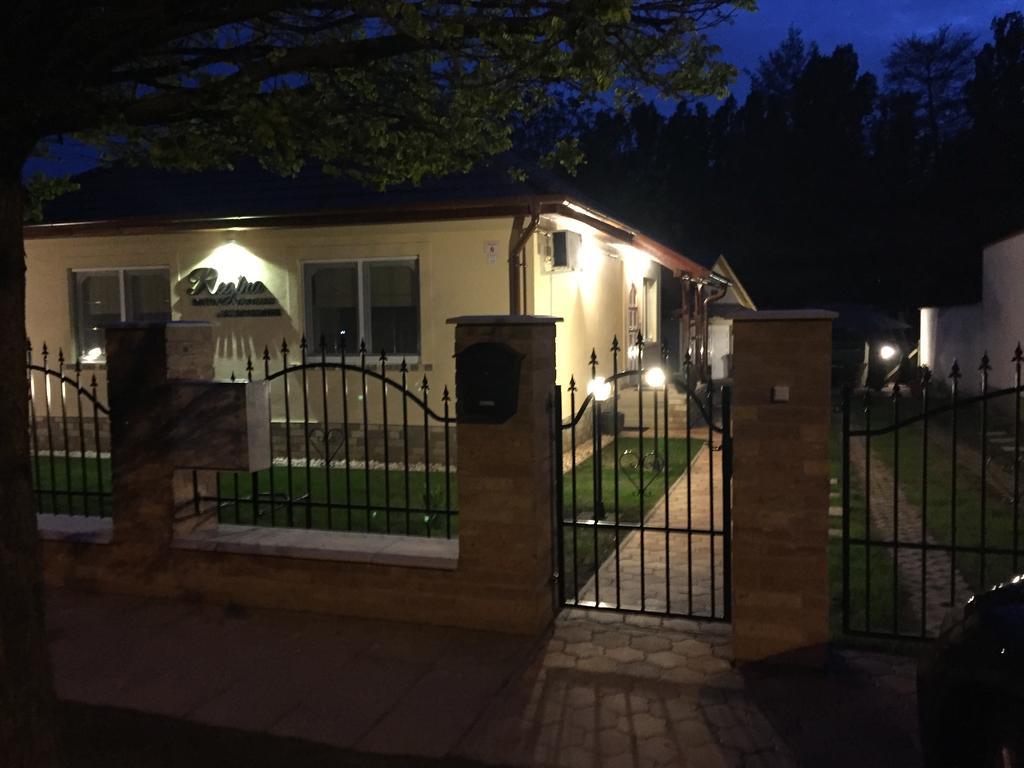 גיולה Regina Delux Apartman מראה חיצוני תמונה