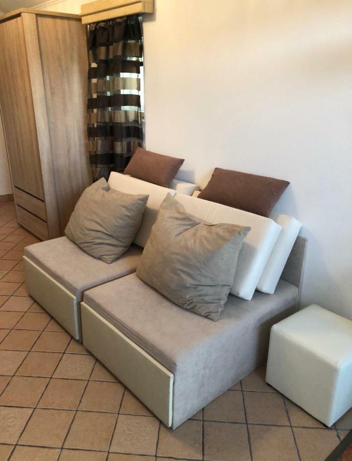 גיולה Regina Delux Apartman מראה חיצוני תמונה