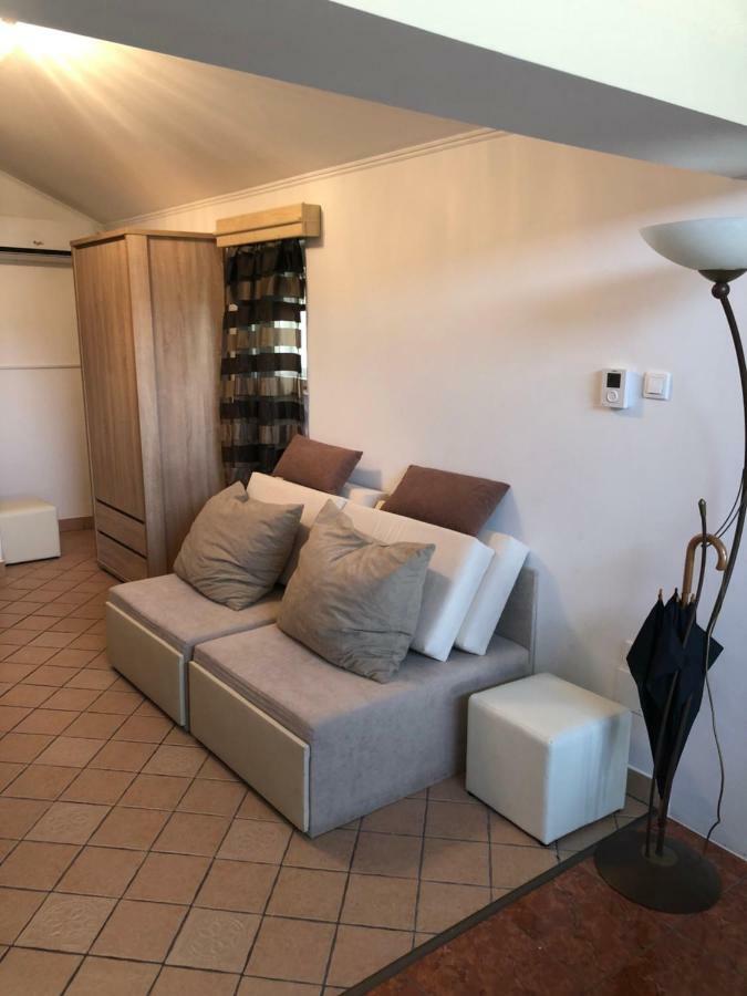 גיולה Regina Delux Apartman מראה חיצוני תמונה